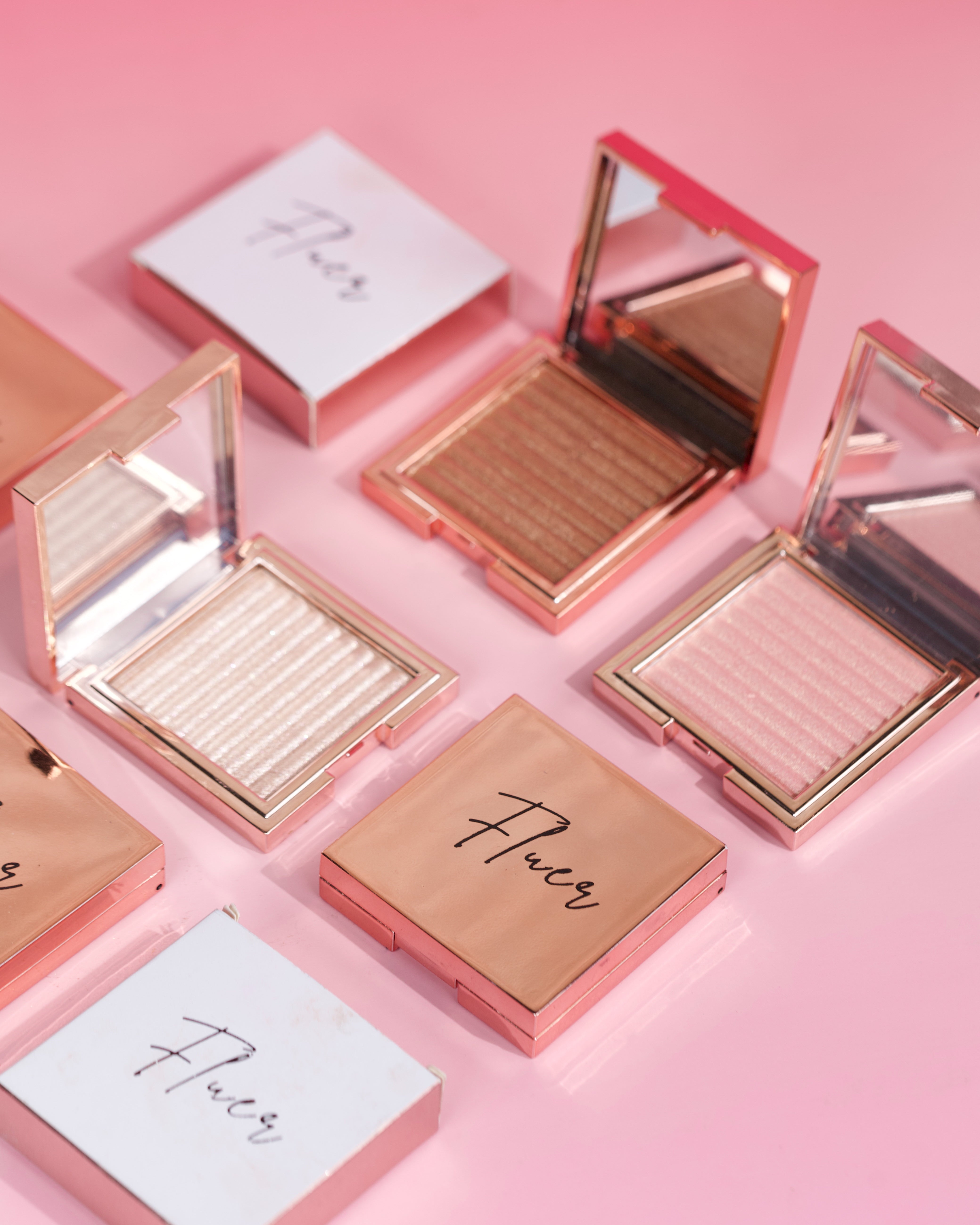 Powder highlighter