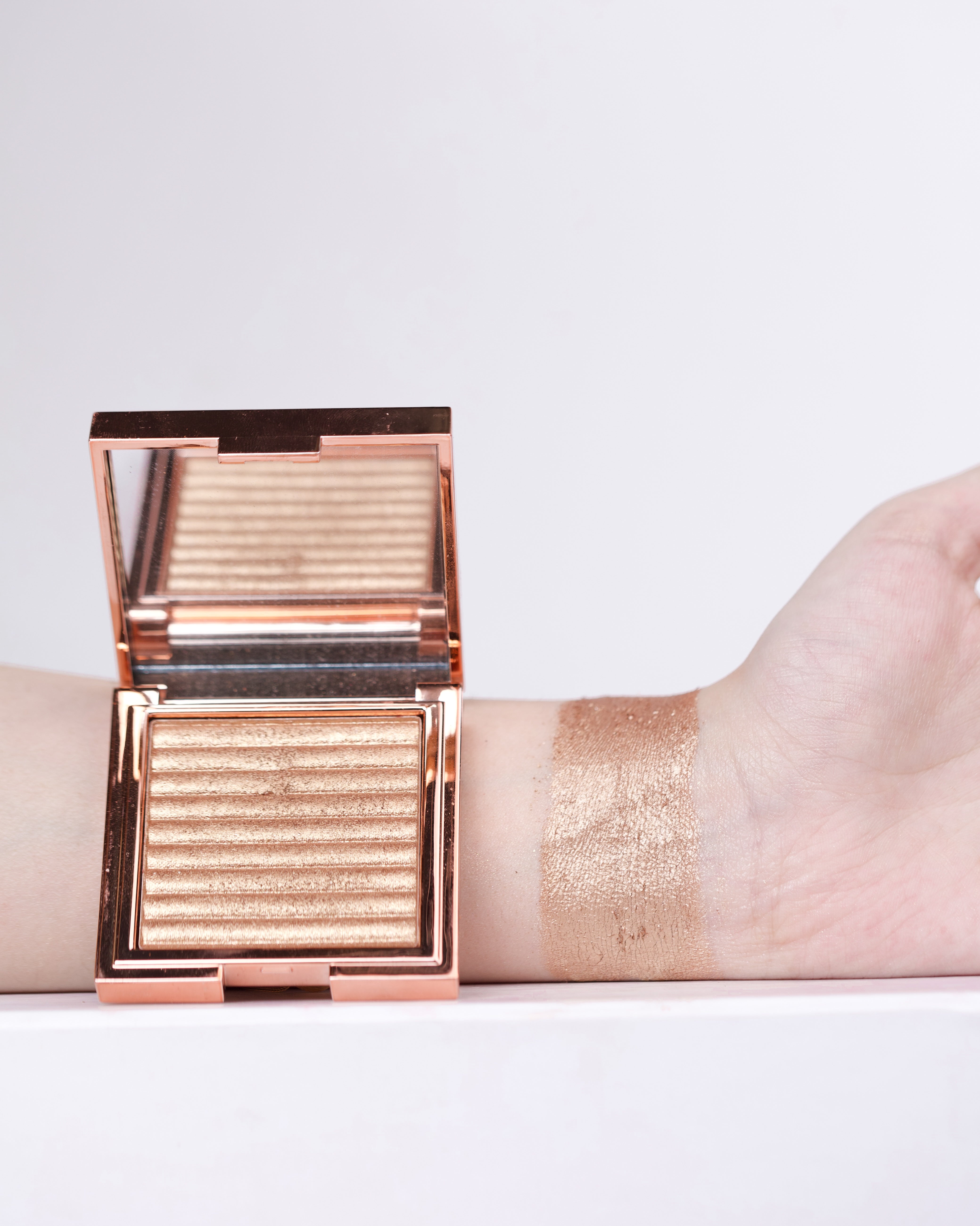 Powder highlighter
