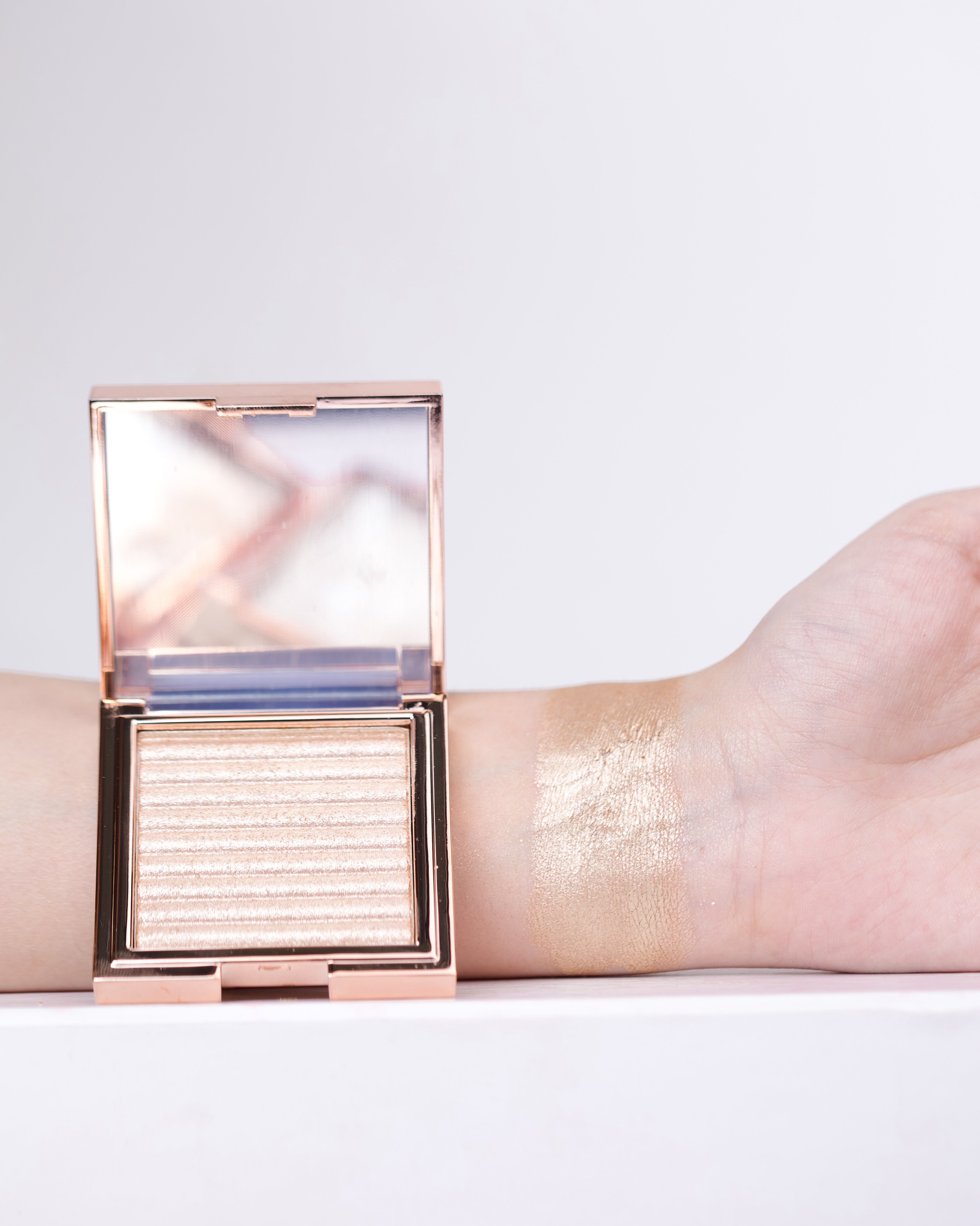 Powder highlighter